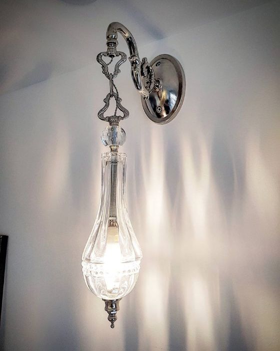 מנורת קיר דגם עגיל קריסטל כסף צרפתימנורת קיר