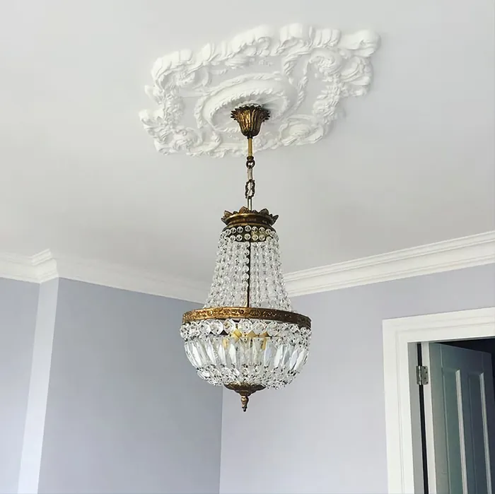 מנורת תליה עתיקה שילוב ברונזה וקריסטל