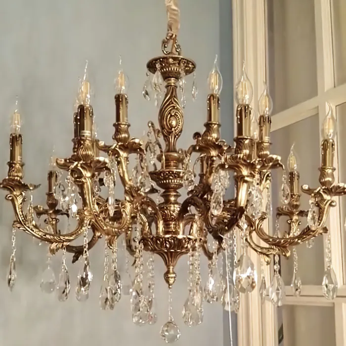 שנדליר עתיק יציקת ברונזה עם אבני קריסטל