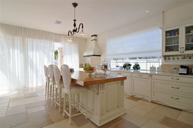 תאורה לפינת אוכל - אי מטבח