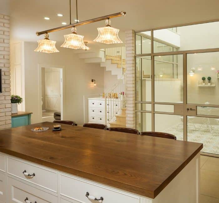 תאורה לפינת אוכל - אי מטבח